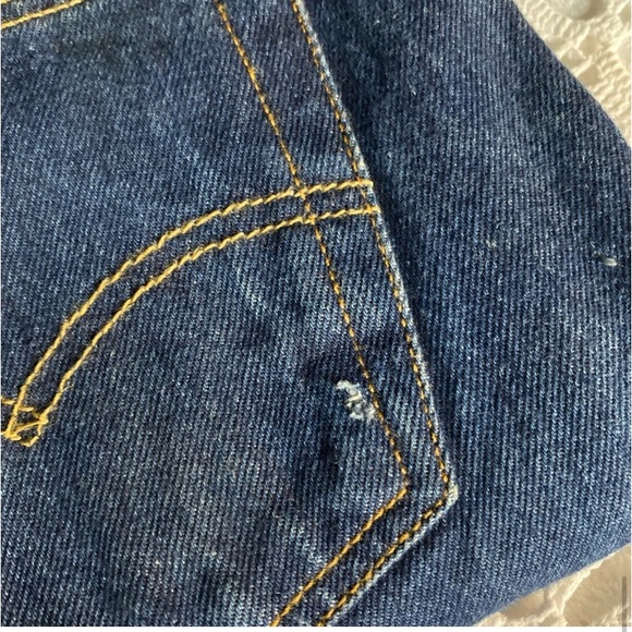 LEVI STRAYS 501 BLUE JEANS, ONE SMALL KNICK ON POCKET, BUTTON FLY, NWOT, 34/32 - Picture 6 of 7